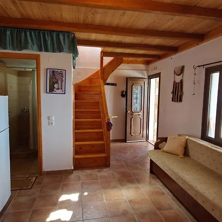 Agnanti 1 Vakantiehuis Isomata