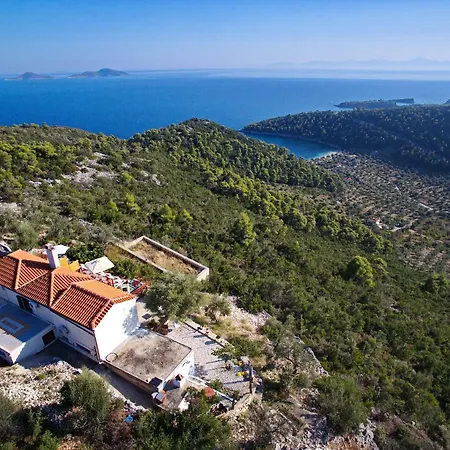 Agnanti 1 Vakantiehuis Isomata